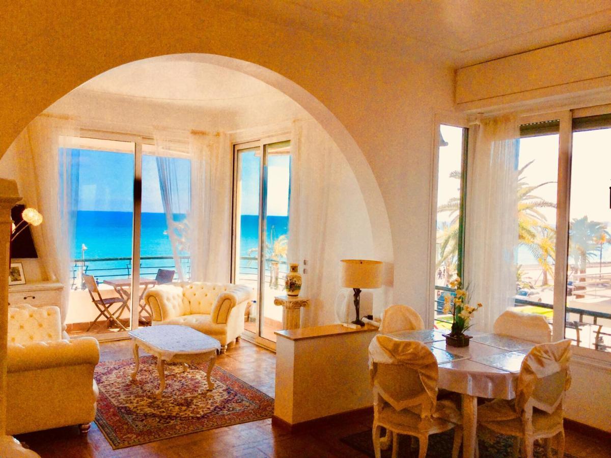 Endless Stunning Mediterranean Sea Views Promenade Des Anglais Nice Buitenkant foto