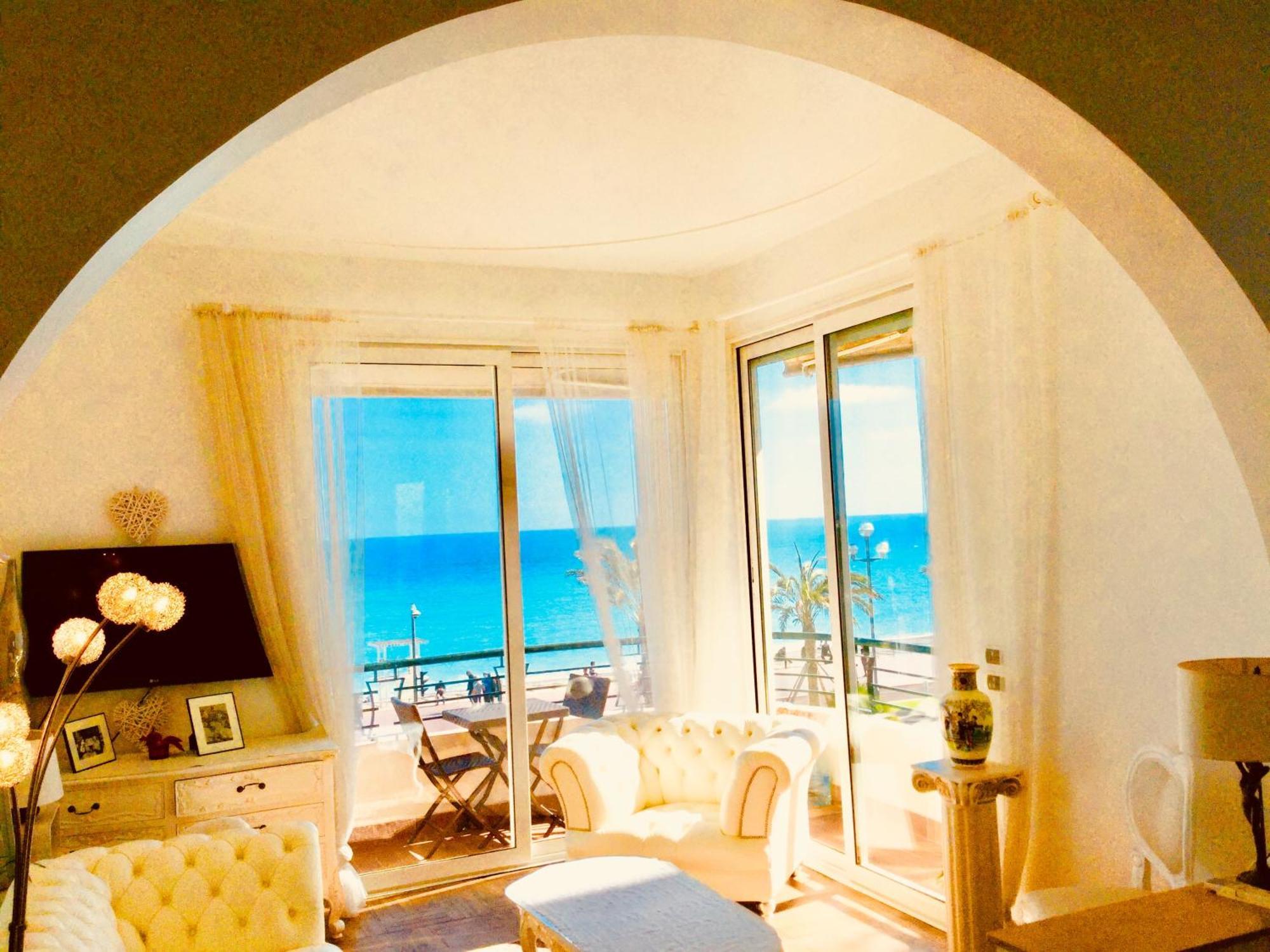 Endless Stunning Mediterranean Sea Views Promenade Des Anglais Nice Buitenkant foto
